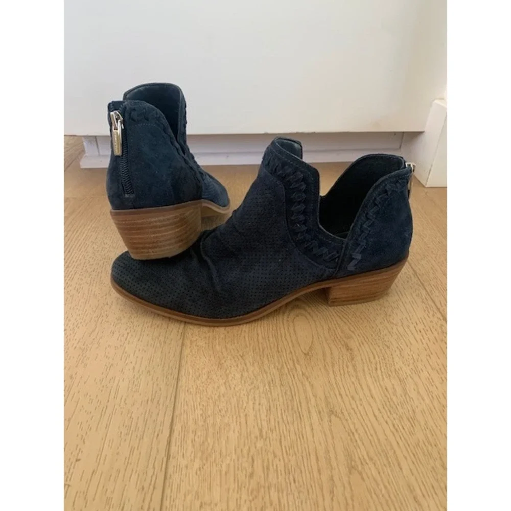 Vince Camuto vince camuto